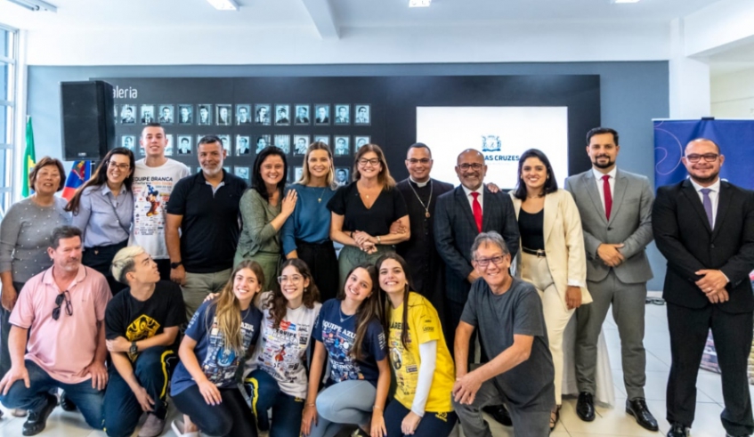 Mara Bertaiolli, Mara Cusatis, vereadores, secretários e colaboradores que realizaram campanhas para arrecadar doações ao Fundo Social de Mogi (Divulgação - PMMC)