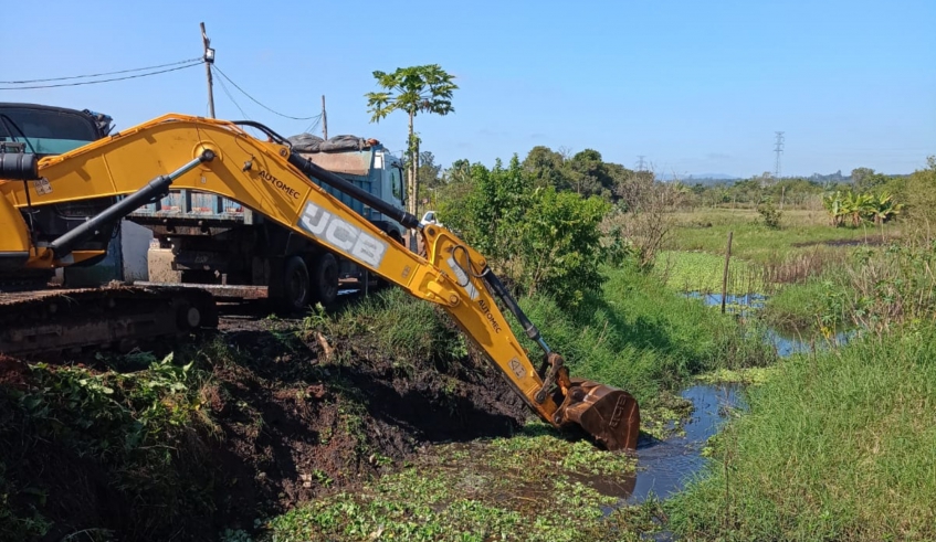 Prefeitura de Mogi das Cruzes limpa e amplia vala de drenagem da Chácara dos Baianos (Divulgação/PMMC)