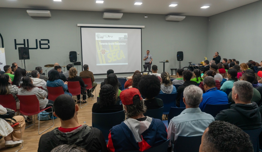 O comandante da Polícia Rodoviária Estadual no Alto Tietê e Guarulhos, André Belarmino, falou sobre a Lei Seca e o perigo da mistura entre bebidas alcoólicas e direção (Divulgação/PMMC)