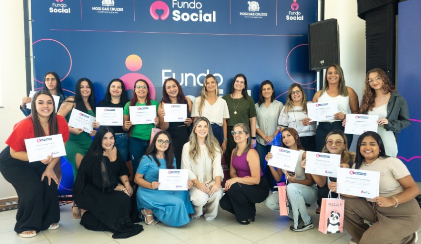 Fundo Social entrega certificados a formandos dos cursos de capacitação profissional e geração de renda (Divulgação - PMMC)