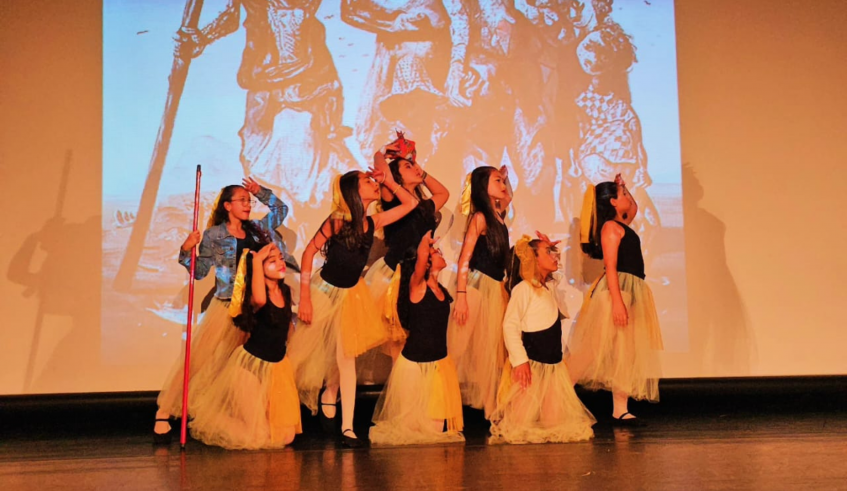 Idealizado em 2013 pela professora Thamires, o projeto “A Arte do Balé” integra o Programa Escola de Tempo Integral e atende estudantes do 1º ao 5º ano da unidade escolar. (Divulgação/PMMC)