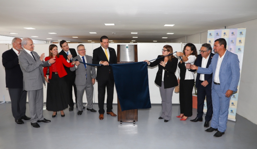 Prefeita Mara Bertaiolli e presidente do TRE-SP, Silmar Fernandes, ao lado de autoridades, inauguraram a nova sede dos cartórios eleitorais de Mogi das Cruzes (Divulgação - PMMC)