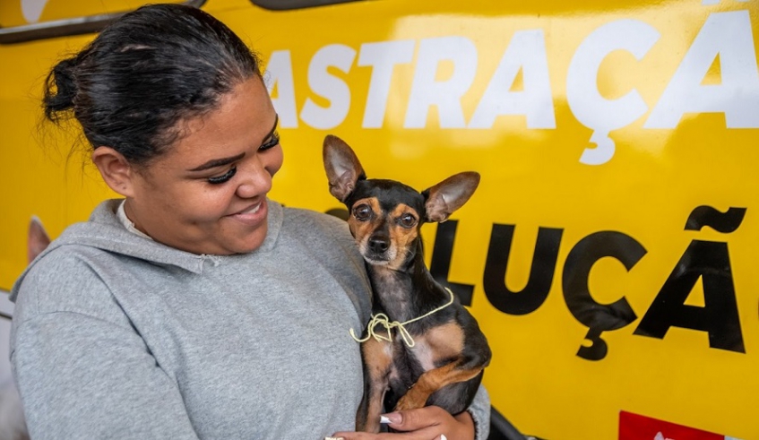 Tutores levaram pets para a castração, que é realizada gratuitamente e contribui para a saúde dos animais, evitando a procriação e prevenindo doenças (Divulgação/PMMC)