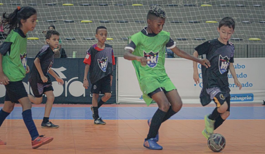Trabalho de futsal com crianças e jovens será ampliado e valorizado, com foco principal na formação de novos talentos e na função social do esporte (Divulgação/PMMC)
