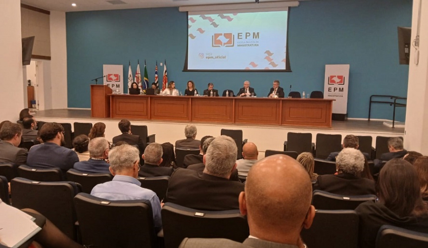 Objetivo da capacitação foi capacitar os atores envolvidos na cadeia registral e institucional da regularização fundiária urbana (Divulgação/PMMC)