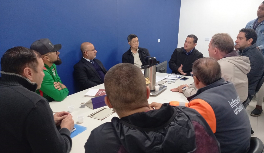 Reunião realizada nesta terça-feira (17/06) discutiu a utilização da Arena Água Verde e definiu a elaboração de Termo de Autorização de Uso para a comunidade (Divulgação/PMMC)