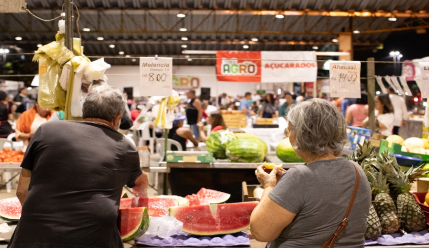 feira noturna interna.jpg