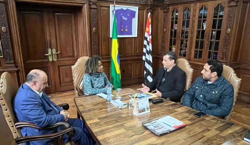 O secretário municipal de Esporte e Lazer, Fred Abib, e o adjunto Guilherme Filipin se reuniram com a secretária estadual de Esportes, Helena Reis, em São Paulo (Divulgação/PMMC)