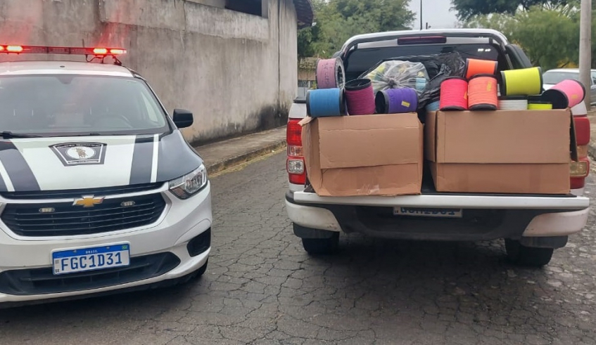 A fiscalização da Prefeitura de Mogi das Cruzes interditou dois estabelecimentos flagrados comercializando linha cortante para pipas, o que é proibido (Divulgação/PMMC)