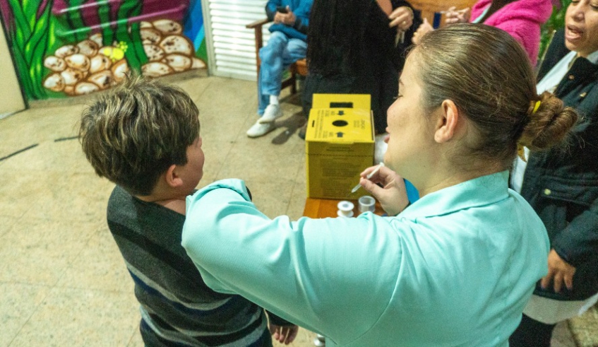 Vacina contra a gripe é aplicada no Mercado Municipal nesta sexta-feira (04/07) - (Divulgação - PMMC)