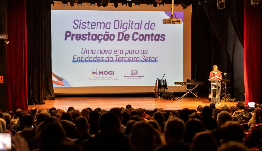 Prefeita Mara Bertaiolli destacou que município está trazendo transparência e modernização ao cuidado com a população (Divulgação/PMMC)