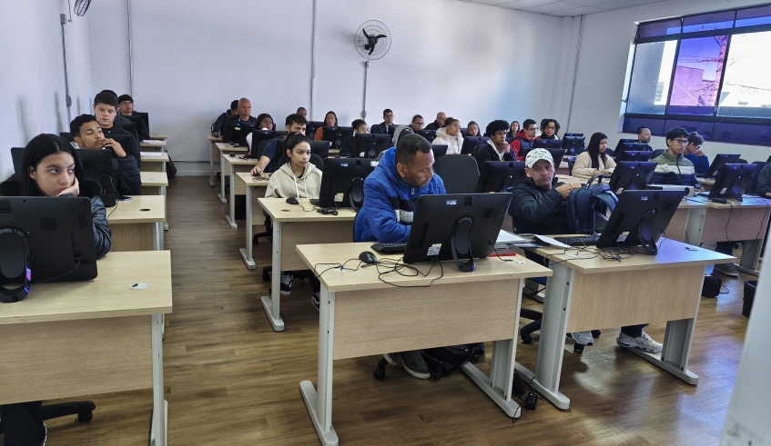 Mutirão de Empregos de Mogi das Cruzes reúne cerca de 500 pessoas no prédio II da Prefeitura, no último sábado (19) (Divulgação/PMMC)