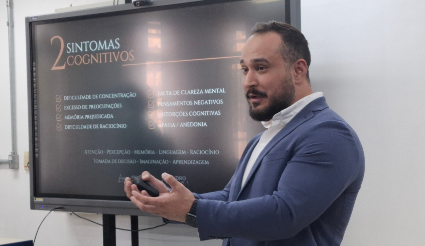 A formação do dia 18, com professores do "Pequenos Músicos", foi conduzida pelos hipnoterapeutas Leandro Bonini e Leonardo Augusto, a convite da Sinfônica Mogi. (Divulgação/PMMC)