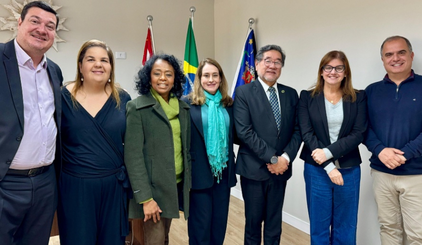 Equipes da Secretaria Municipal de Saúde e da DRS-I foram recebidas pela prefeita Mara Bertaiolli e pelo vice-prefeito Téo Cusatis (Divulgação - PMMC)