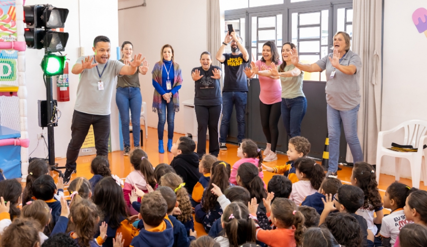 Alunos de diversas unidades de educação da rede municipal de Mogi recebem nesta semana a equipe da Escola Mirim de Trânsito (DIvulgação/PMMC)