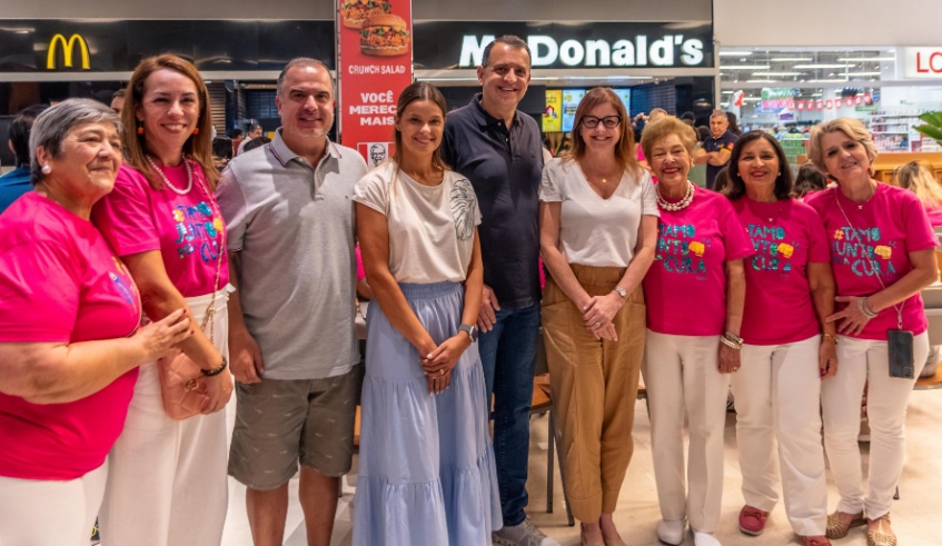 Prefeita Mara Bertaiolli e vice-prefeito Téo Cusatis participam do McDia Feliz, ao lado de integrantes da Rede de Combate ao Câncer Guiomar Pinheiro Franco (Divulgação - PMMC)