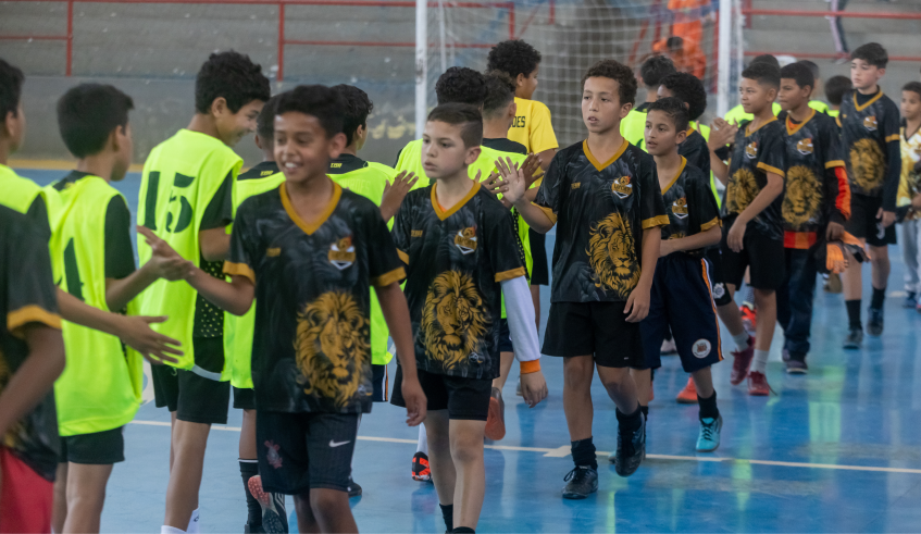A competição envolve cerca de 600 alunos de 24 escolas municipais. (Divulgação/PMMC)