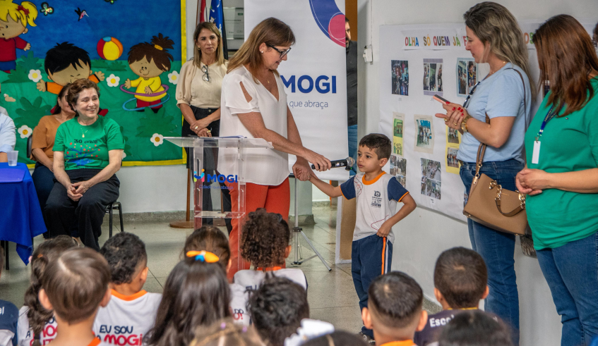 Mara Bertaiolli destacou o trabalho realizado pela unidade escolar. (Divulgação/PMMC)