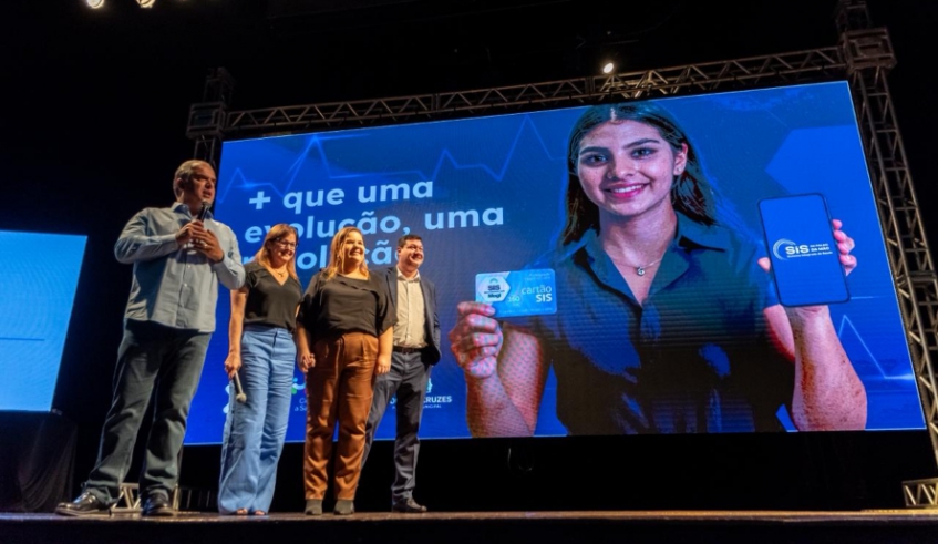 Prefeita Mara Bertaiolli, vice-prefeito Téo Cusatis, secretários Rebeca Barufi e Luiz Bot apresentaram o SIS na Palma da Mão (Divulgação - PMMC)
