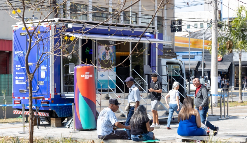 O Sebrae Móvel já está estacionado na praça Oswaldo Cruz e permanece no local nos dias 9, 11 e 12 de setembro, das 10 às 16 horas (Divulgação/PMMC)