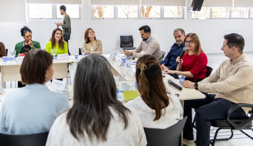 A prefeita destacou o compromisso da administração com políticas públicas voltadas ao desenvolvimento infantil. (Divulgação/PMMC)