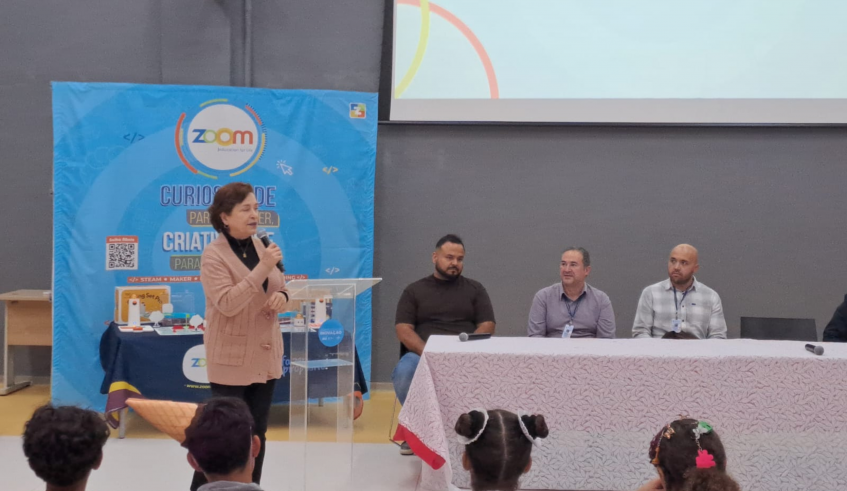 A secretária adjunta de Educação, Maria Aparecida Cervan Vidal, destacou a importância do projeto para o futuro dos estudantes. (Divulgação/PMMC)