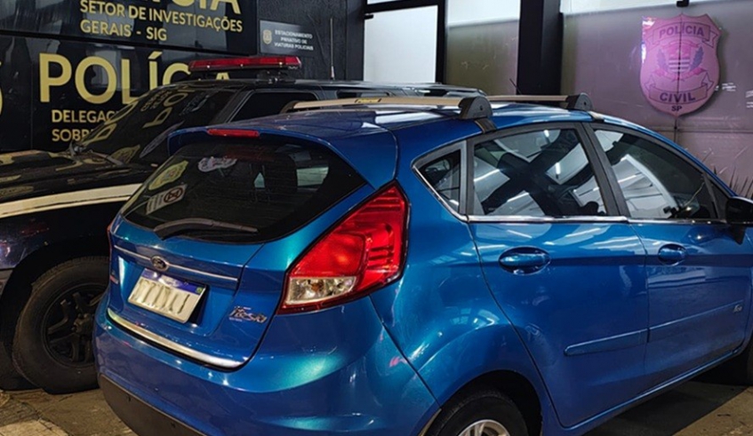 Carro estava com divergência na documentação, tanto em relação ao nome do proprietário quanto ao número do chassi (Divulgação/PMMC)