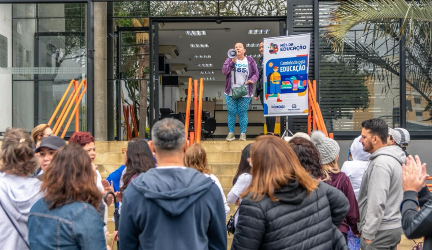 A secretária de Educação, Darly Carvalho, abriu o evento e agradeceu a presença de todos. (Divulgação/PMMC)