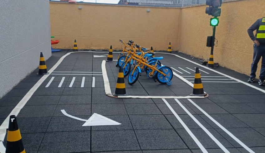 Na Escola Mirim de Trânsito itinerante, é montada uma estrutura que simula o trânsito de uma cidade real (Divulgação/PMMC)