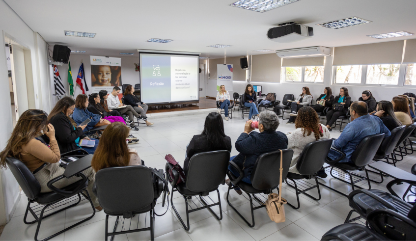 O encontro reuniu profissionais das secretarias de Educação, Saúde e Assistência Social. (Divulgação/PMMC)