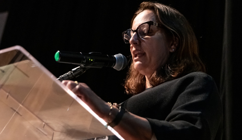 O evento contou com o anúncio das dez novas salas polo de Atendimento Educacional Especializado (AEE) na rede municipal de ensino. A diretora do Departamento de Educação Especial e Inclusiva (DEEI), . . .