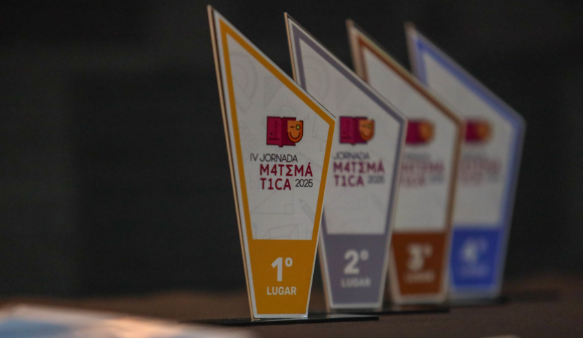 Todos os finalistas receberam troféu e medalhas. (Divulgação/PMMC)