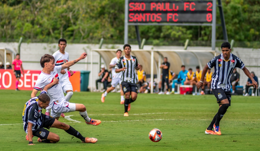Partida foi muito disputada, com o São Paulo abrindo vantagem no início do jogo e o Santos sendo melhor no final, conseguindo o empate e o título nos pênaltis (Divulgação/PMMC)