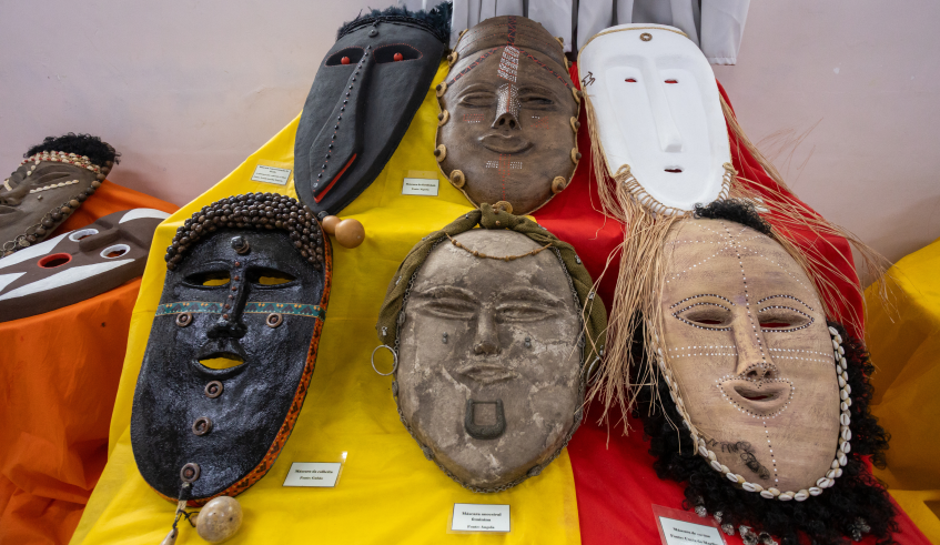 Na creche, também estão em exposição máscaras africanas durante a Mostra. (Divulgação/PMMC)