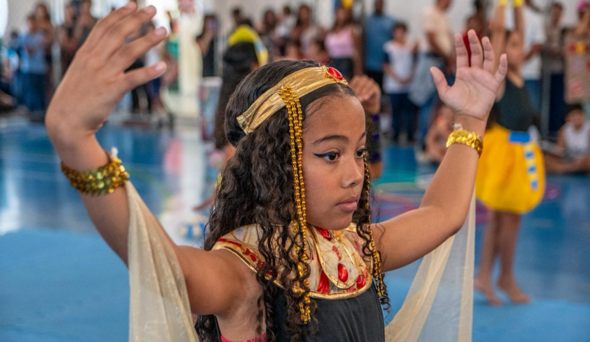 As apresentações das crianças encantaram o público. (Divulgação/PMMC)