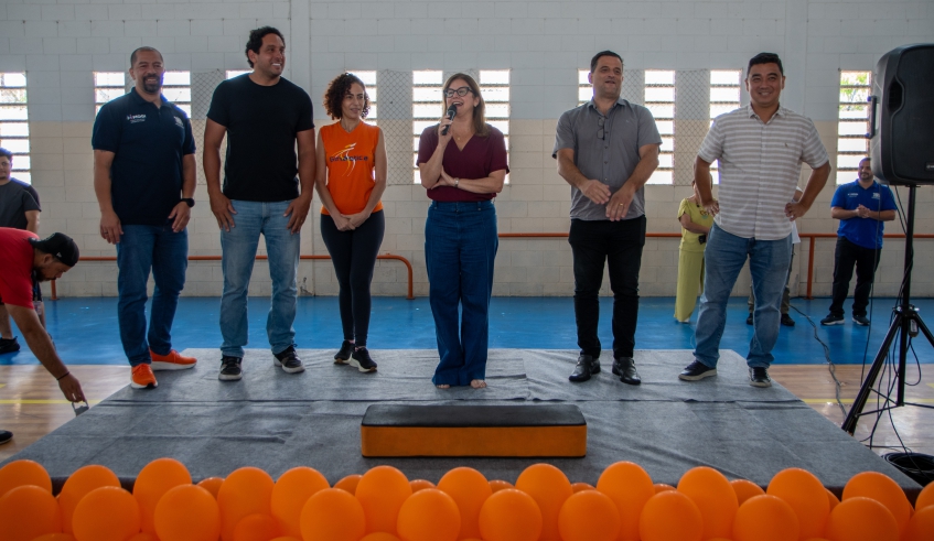 Prefeita Mara Bertaiolli destacou a importância da prática de atividades físicas para a saúde da população e a amizade entre as alunas do ginásio Paulo Kobayashi (Divulgação/PMMC)