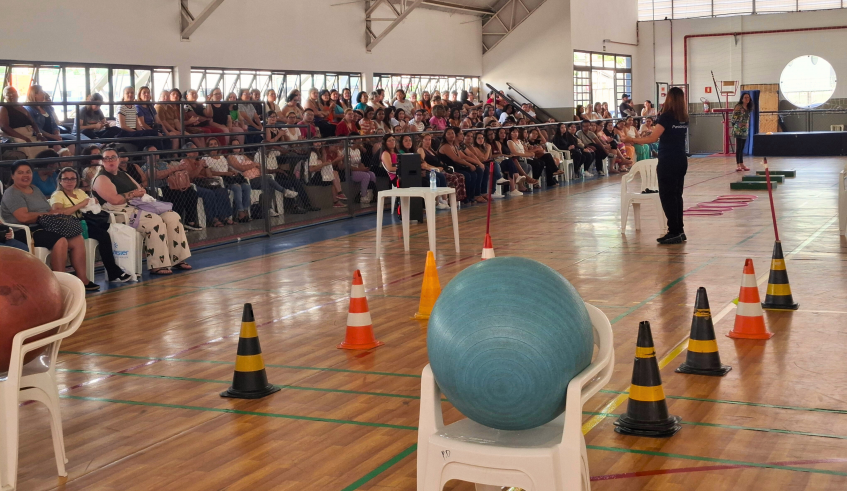 Participaram da atividade cerca de 280 profissionais de apoio que atuam com estudantes público-alvo da Educação Especial. (Divulgação/PMMC)