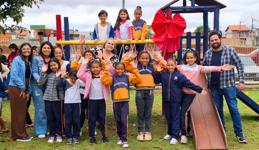 O CEMPRE Oswaldo Regino Ornellas inaugurou um novo parquinho que atenderá cerca de 650 alunos. (Divulgação/PMMC)