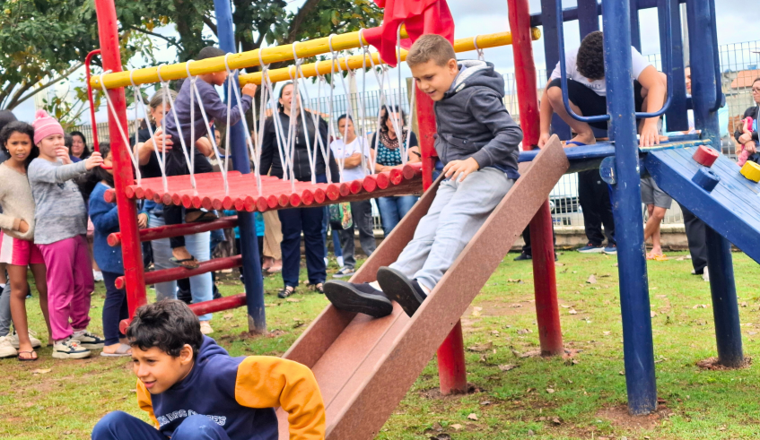 Além dos brinquedos já instalados, o espaço será ampliado em fevereiro de 2026 com novos equipamentos, como gira-gira e balanços. (Divulgação/PMMC)