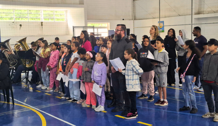 O coral é formado por 127 alunos das escolas municipais de Mogi das Cruzes. (Divulgação/PMMC)