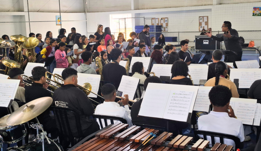 Os Canarinhos do Itapety e a Banda Infantojuvenil se apresentarão nesta sexta-feira (19/12) na programação do Natal que Abraça. (Divulgação/PMMC)