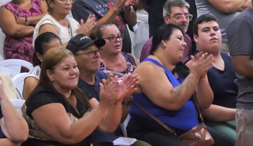 Reunião com moradores passou orientações sobre o início do processo de regularização fundiária da Fazenda Cuiabá, que agora está na etapa da topografia (Divulgação/ PMMC)