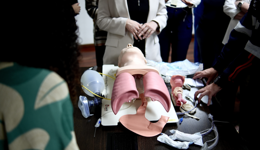 Treinamento foi feito com médicos da Rede Básica de Saúde de Mogi das Cruzes e teve uma parte teórica e outra prática (Divulgação/PMMC)