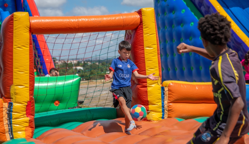 Primeira edição de 2026 da Rua + Feliz fez mais de 900 atendimentos diretos de diversas áreas, como saúde, esporte, lazer e assistência social (Divulgação/ PMMC)