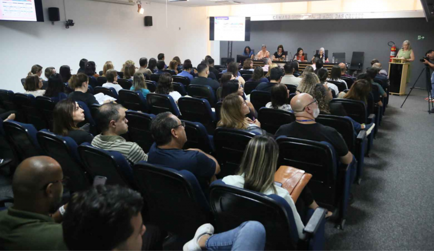A audiência pública aconteceu no auditório da Câmara Municipal. (Divulgação/PMMC)