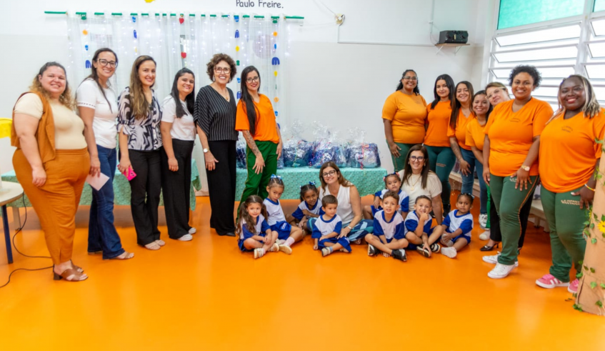 Os novos kits serão entregues diretamente nas escolas para distribuição aos 45,5 mil alunos. (Divulgação/PMMC)