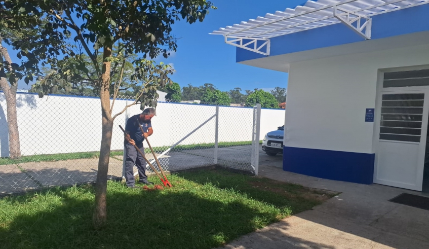 Cada unidade receberá cerca de 10 mudas de plantas como aroeira-salsa, pitanga e quaresmeira, que são adequadas para estes locais (Divulgação/PMMC)
