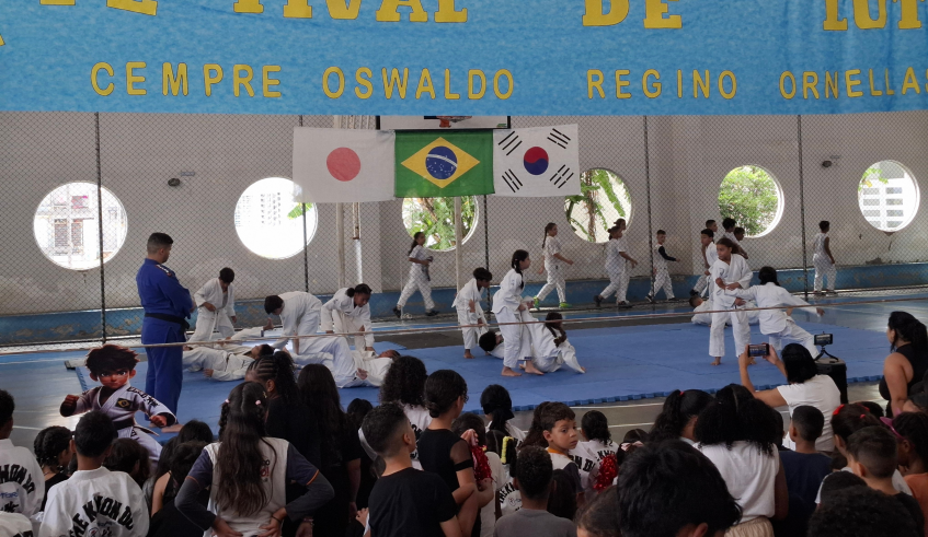 O evento reuniu mais de 300 alunos de 11 escolas municipais. (Divulgação/PMMC)