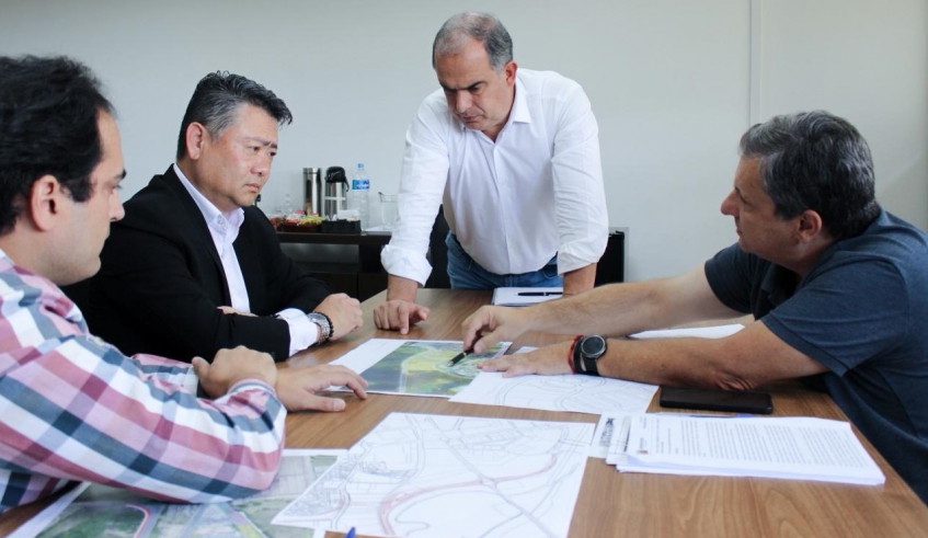 Melhorias para o trânsito de Cezar de Souza, Rodeio e Mogilar também foram discutidas durante reunião do vice-prefeito Teo Cusatis com equipe da secretaria (Divulgação/PMMC)