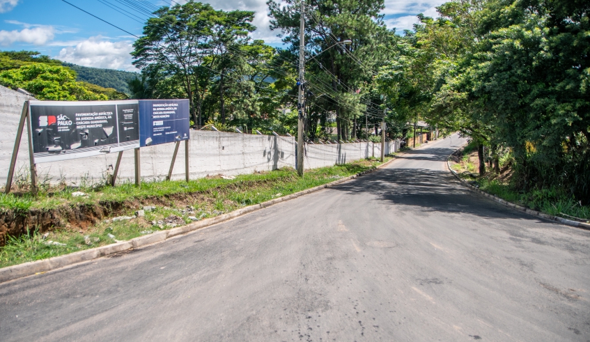 Avenida América, na Chácara Guanabara, foi retomada pela atual Administração Municipal e teve as obras concluídas em fevereiro deste ano (Divulgação/PMMC)